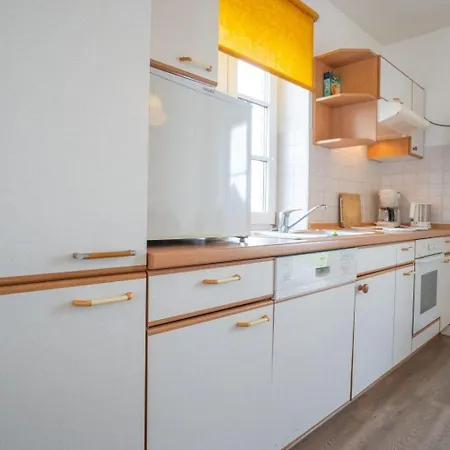Wohnung-eg-links-id-160 *